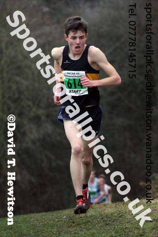 Mens under-20s North Eastern Cross Country, Aykley Heads, Durham. Photo: David T. Hewitson/Sports for All Pics